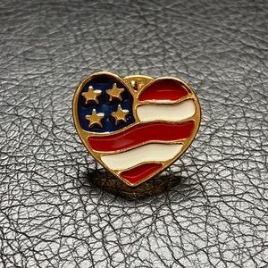 Vintage Avon The Heart of America Pin 🇺🇸